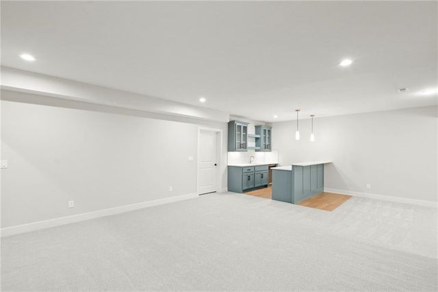 2512 Somerset Drive, Prairie Village, KS 66208