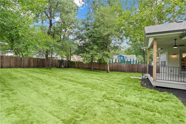 2512 Somerset Drive, Prairie Village, KS 66208