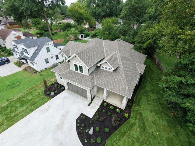 2512 Somerset Drive, Prairie Village, KS 66208