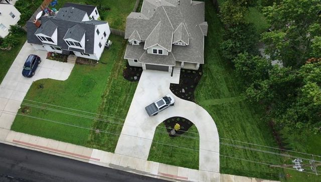 2512 Somerset Drive, Prairie Village, KS 66208