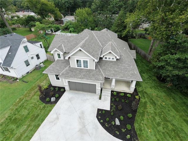 2512 Somerset Drive, Prairie Village, KS 66208