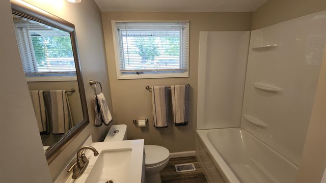 1412 Brittany St, Salina, KS 67401