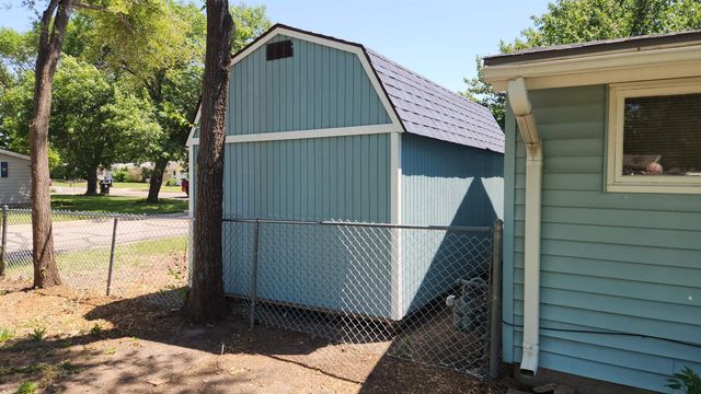 1412 Brittany St, Salina, KS 67401