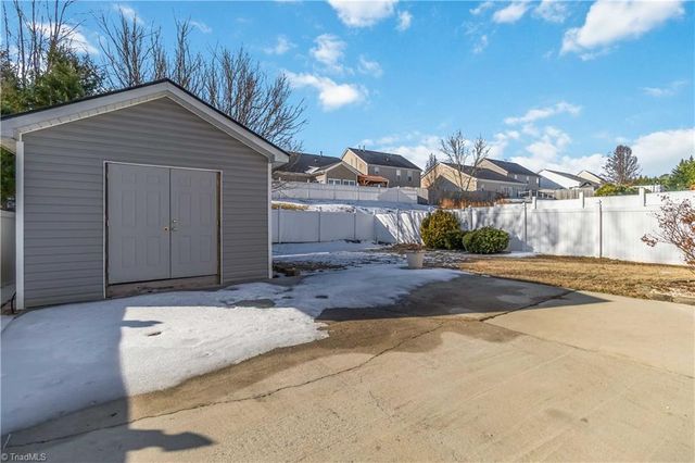 5726 Misty Meadows Court, Clemmons, NC 27012