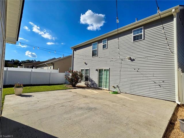 5726 Misty Meadows Court, Clemmons, NC 27012