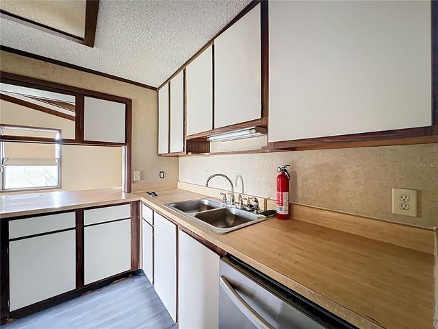 32200 AVINGTON ROAD, Sorrento, FL 32776