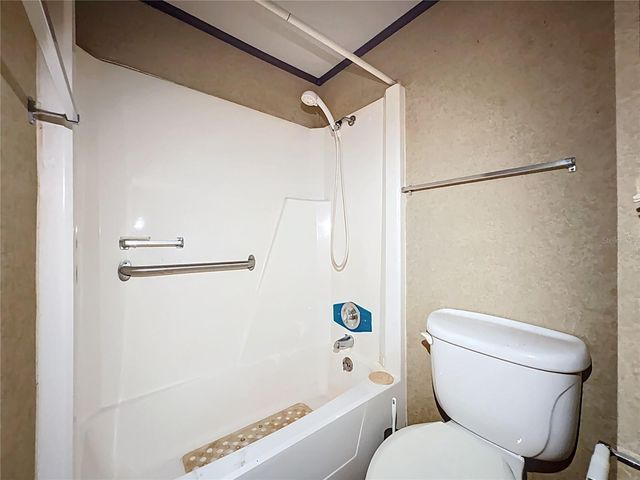 32200 AVINGTON ROAD, Sorrento, FL 32776