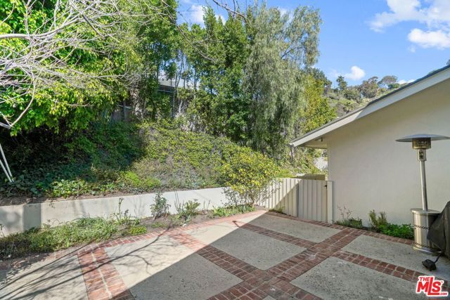 1919 San Ysidro Drive, Beverly Hills, CA 90210