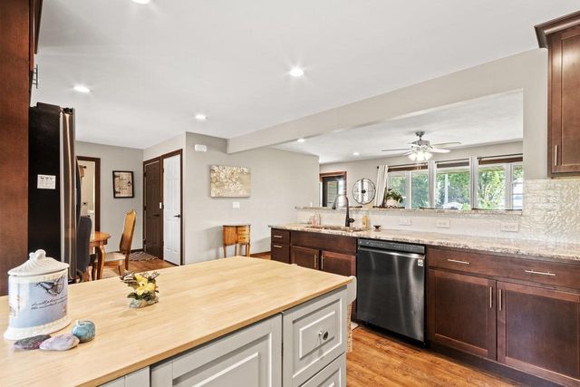 214 Breezy Point Drive, Pardeeville, WI 53954