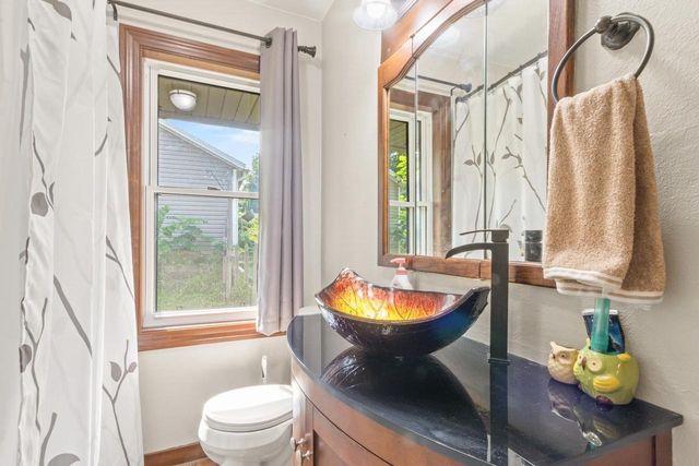 214 Breezy Point Drive, Pardeeville, WI 53954