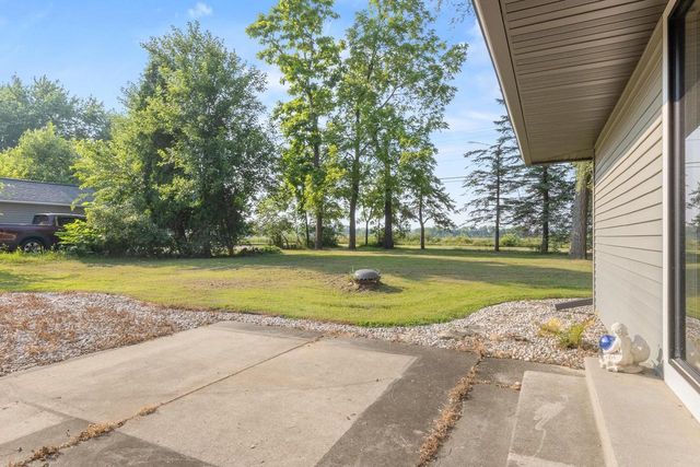 214 Breezy Point Drive, Pardeeville, WI 53954