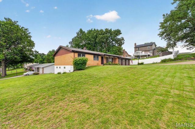 2704 Lido Lane, St Louis, MO 63129