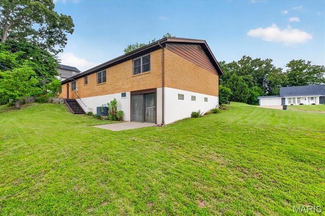 2704 Lido Lane, St Louis, MO 63129