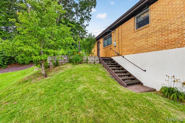 2704 Lido Lane, St Louis, MO 63129