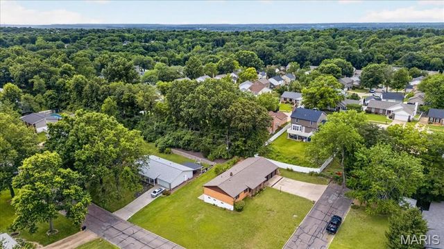 2704 Lido Lane, St Louis, MO 63129
