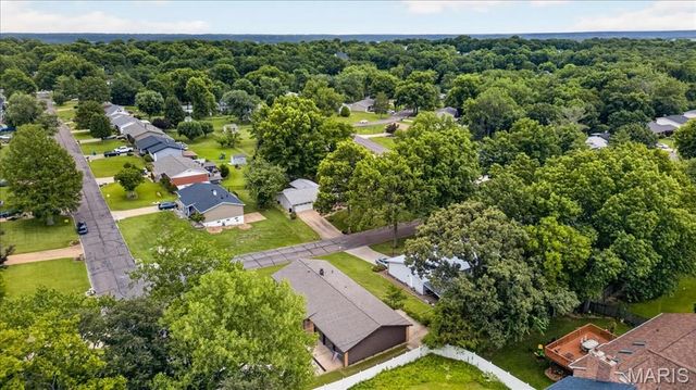 2704 Lido Lane, St Louis, MO 63129