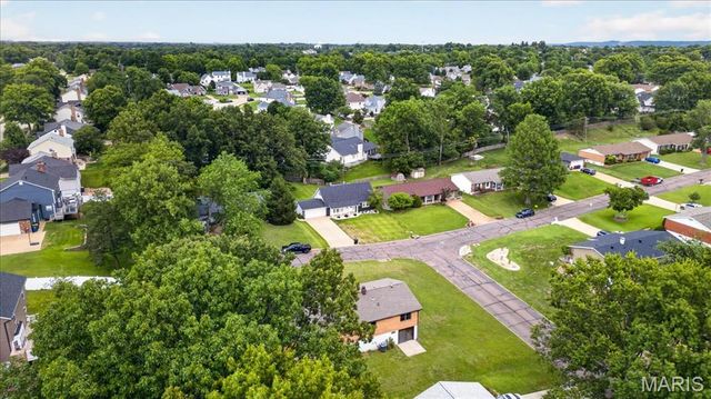 2704 Lido Lane, St Louis, MO 63129