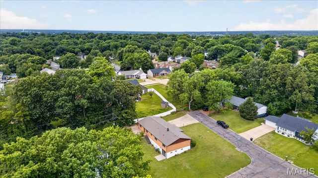 2704 Lido Lane, St Louis, MO 63129