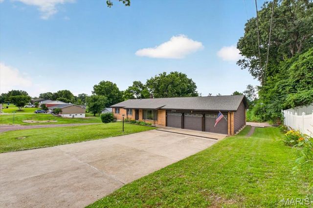2704 Lido Lane, St Louis, MO 63129