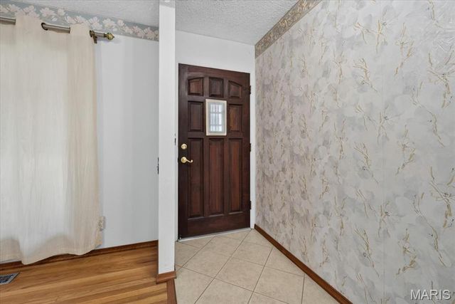 2704 Lido Lane, St Louis, MO 63129