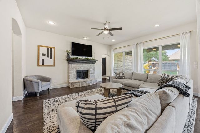 833 Fireside Drive, Little Elm, TX 76227