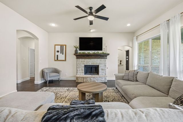 833 Fireside Drive, Little Elm, TX 76227