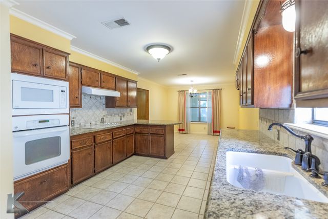 4624 Oak Knoll Street, Abilene, TX 79606