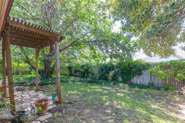 4624 Oak Knoll Street, Abilene, TX 79606