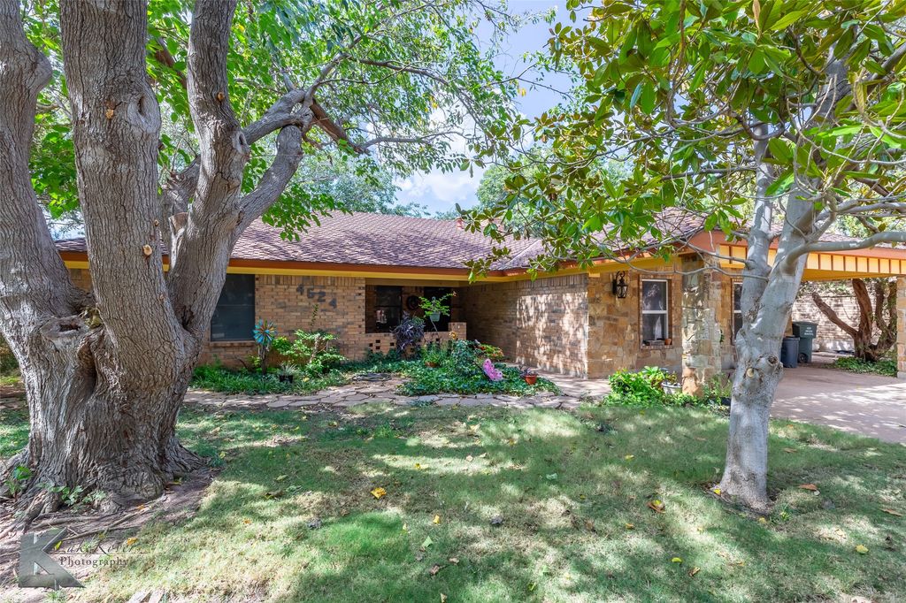 4624 Oak Knoll Street, Abilene, TX 79606