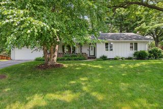8254 Westwood Hills Curve, Saint Louis Park, MN 55426