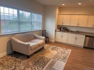 333 W Montauk Highway, Lindenhurst, NY 11757