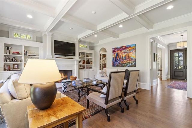 390 Ivy Knoll NE, Atlanta, GA 30342