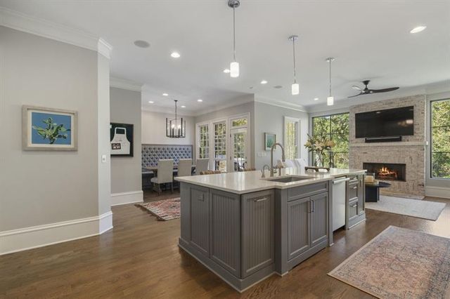 390 Ivy Knoll NE, Atlanta, GA 30342