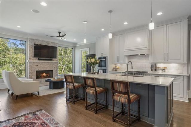 390 Ivy Knoll NE, Atlanta, GA 30342