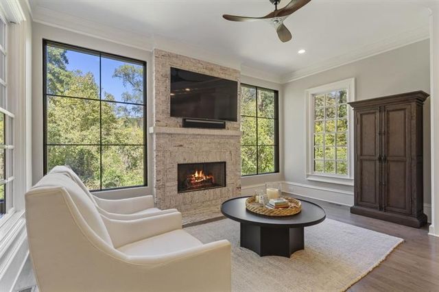 390 Ivy Knoll NE, Atlanta, GA 30342