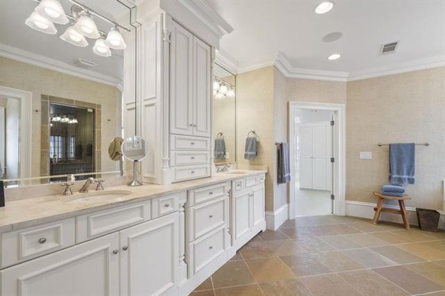 390 Ivy Knoll NE, Atlanta, GA 30342