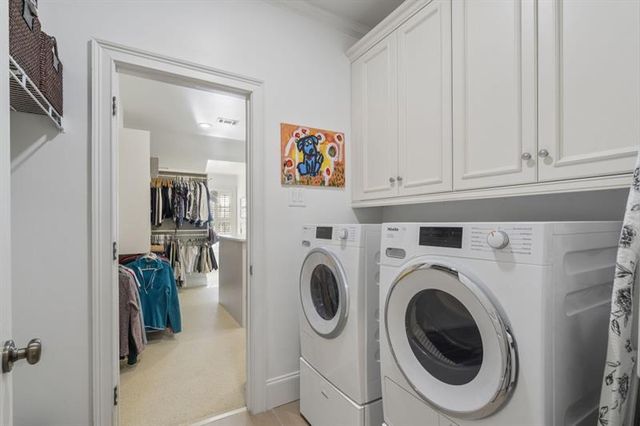 390 Ivy Knoll NE, Atlanta, GA 30342