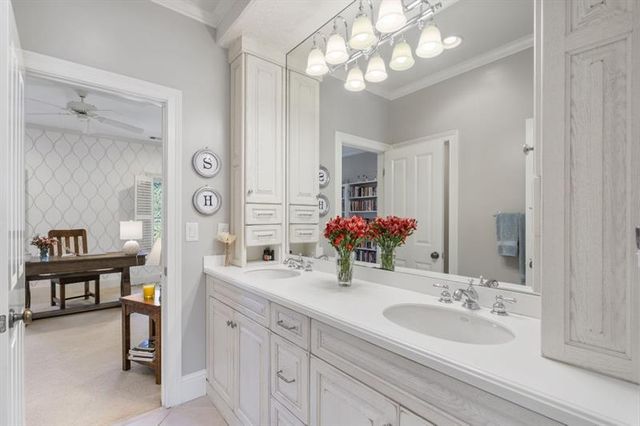 390 Ivy Knoll NE, Atlanta, GA 30342