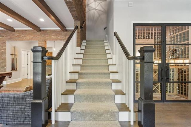 390 Ivy Knoll NE, Atlanta, GA 30342