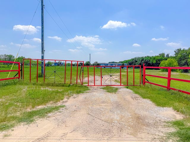 2116 SW County Road 0025, Corsicana, TX 75110