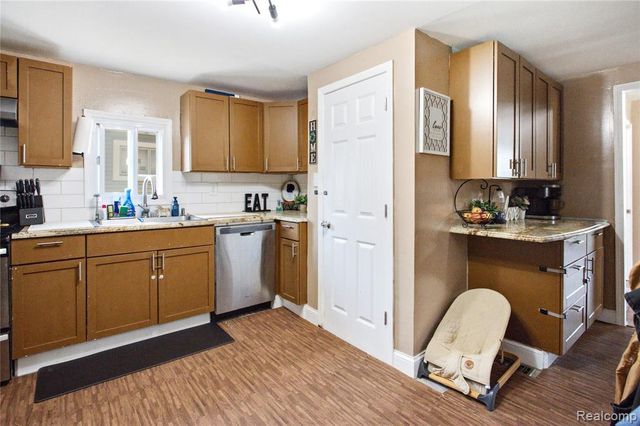 2308 Rheamount Avenue, Lansing, MI 48906