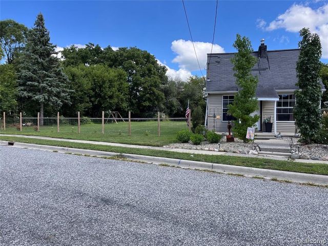 2308 Rheamount Avenue, Lansing, MI 48906