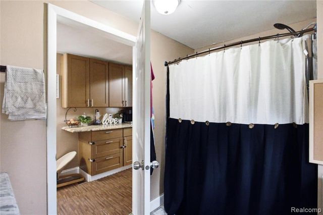 2308 Rheamount Avenue, Lansing, MI 48906