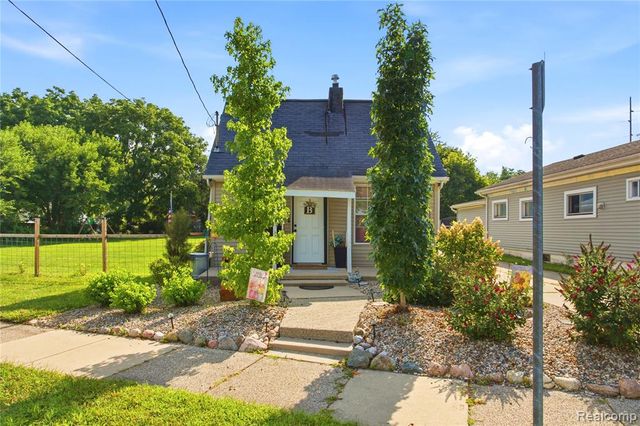2308 Rheamount Avenue, Lansing, MI 48906