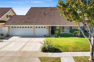 3018 S Pacific Avenue, Santa Ana, CA 92704