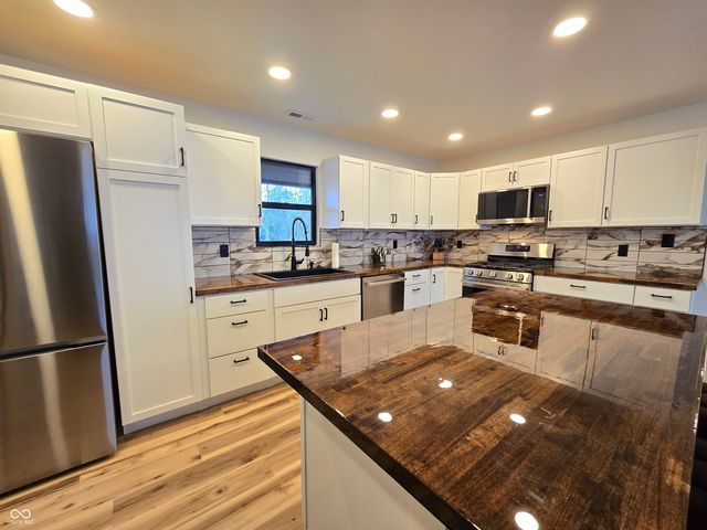 31 Brooklyn Court, Mooresville, IN 46158