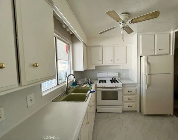 1895 W Devonshire Ave Space 42 42, Hemet, CA 92545