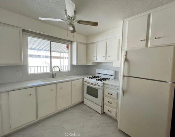 1895 W Devonshire Ave Space 42 42, Hemet, CA 92545