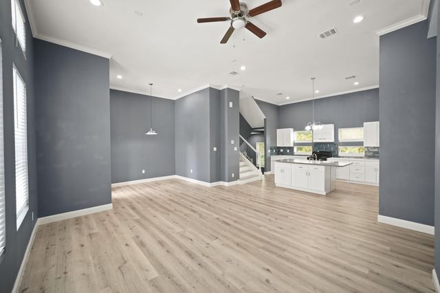 2110 Oatfield Drive, Houston, TX 77018