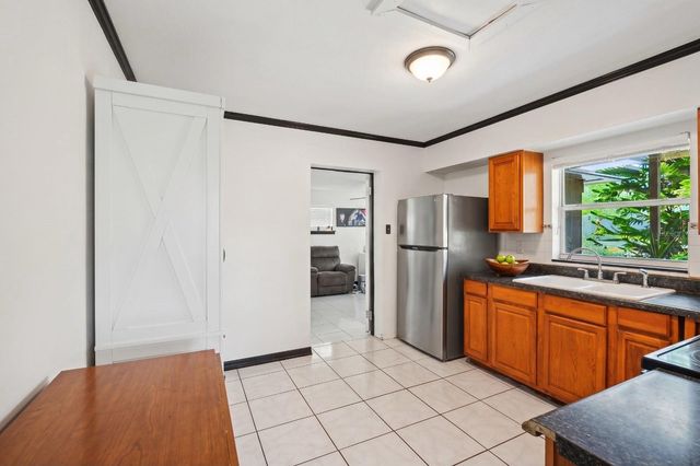 1803 E BOUGAINVILLEA AVENUE, Tampa, FL 33612